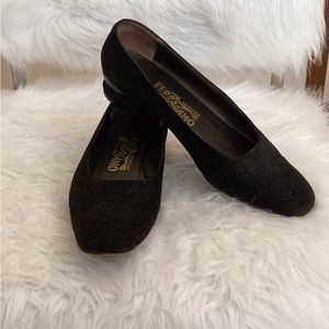 VINTAGE, FERRAGAMO BLK SUEDE PUMP Sz 8 1/2 D